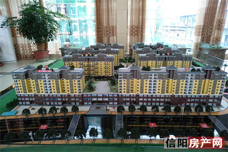 紫荆花园套三128平带附房3楼96万